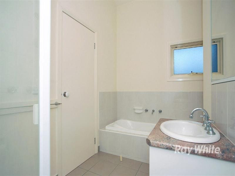 1/18 Liege Avenue, Noble Park VIC 3174