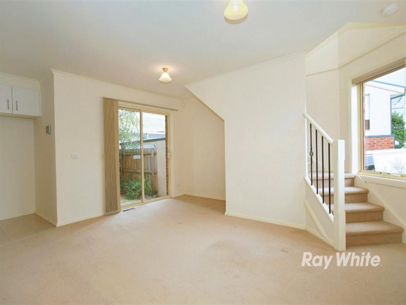 2/18 Liege Avenue, Noble Park VIC 3174