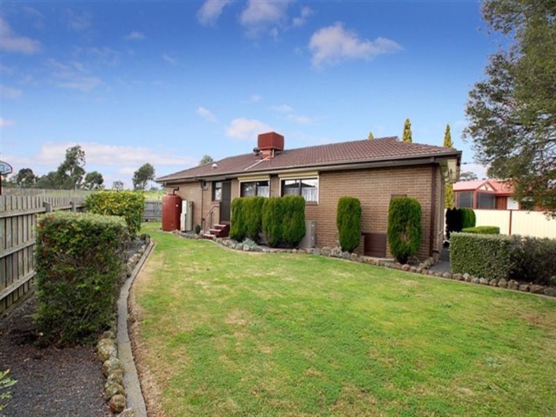 35 Jacksons Road, Noble Park North VIC 3174