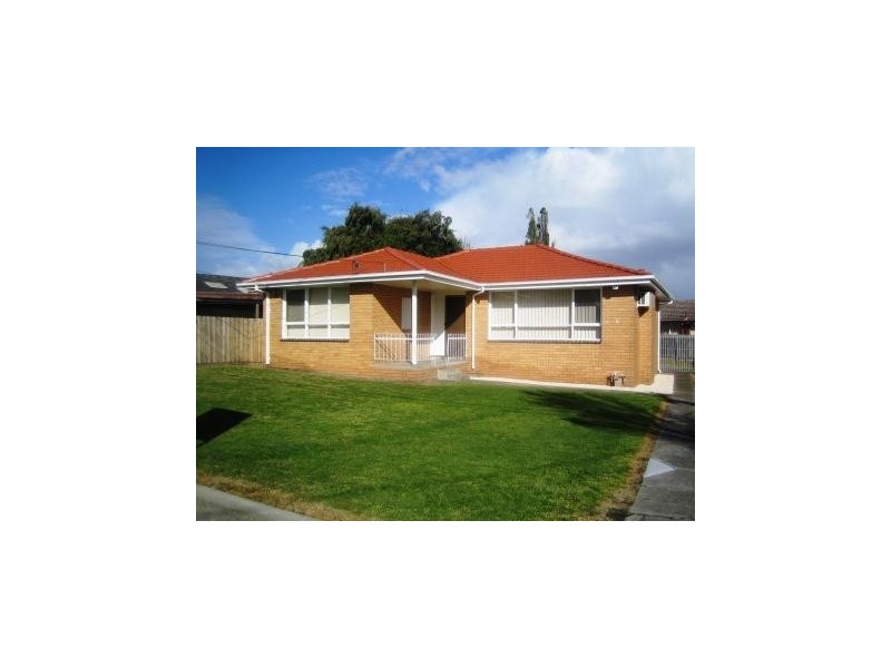 8 Burraneer Drive, Keysborough VIC 3173