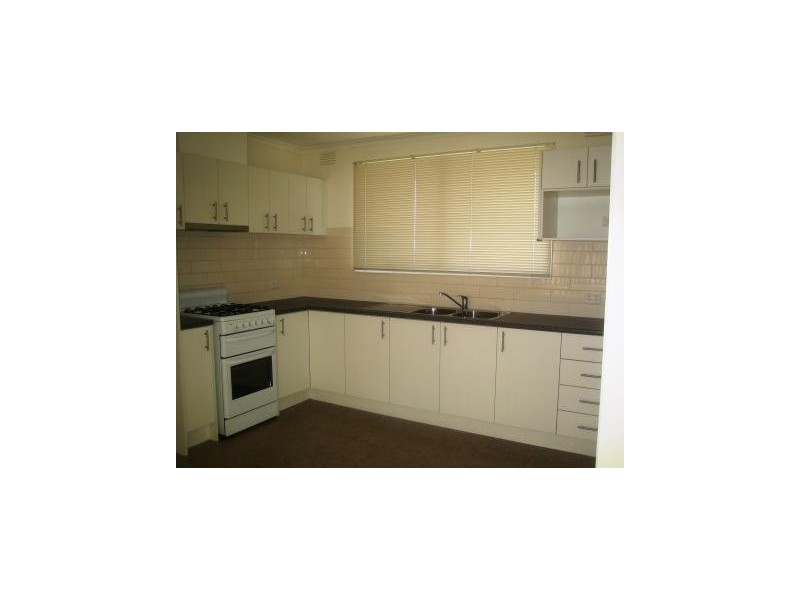 8 Burraneer Drive, Keysborough VIC 3173