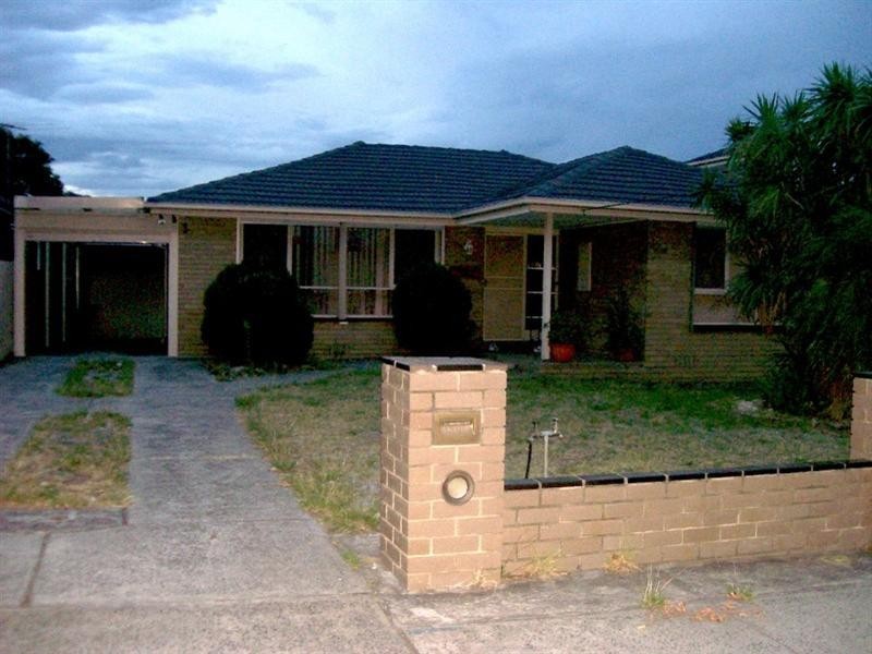 18 Wahroonga Avenue, Keysborough VIC 3173