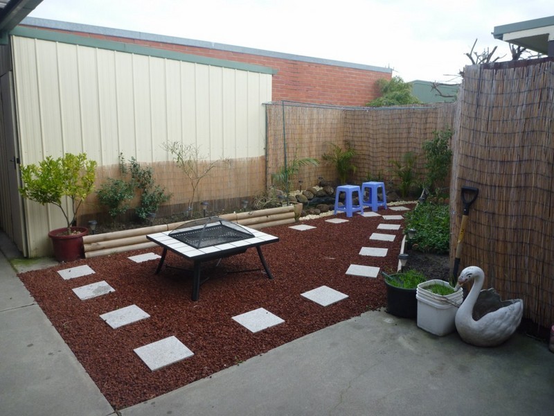 1/11 Nicole Avenue, Springvale South VIC 3172