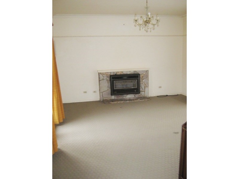 8 Grace Avenue, Dandenong VIC 3175