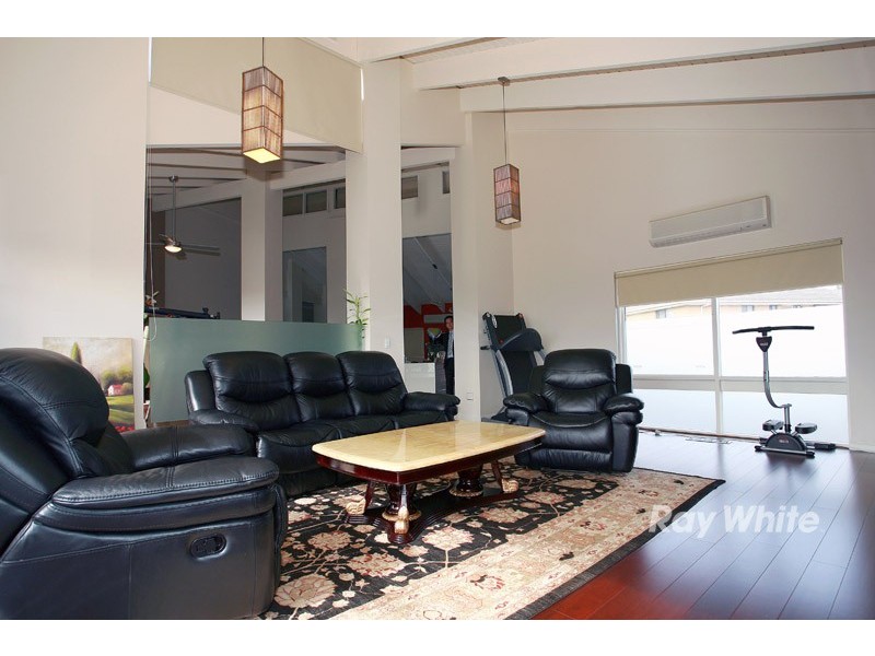 13 Gray Close, Endeavour Hills VIC 3802