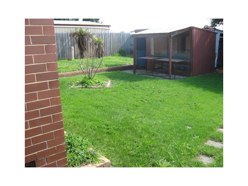 11 Somerset Drive, Keysborough VIC 3173