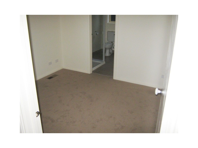 1/18 Liege Avenue, Noble Park VIC 3174