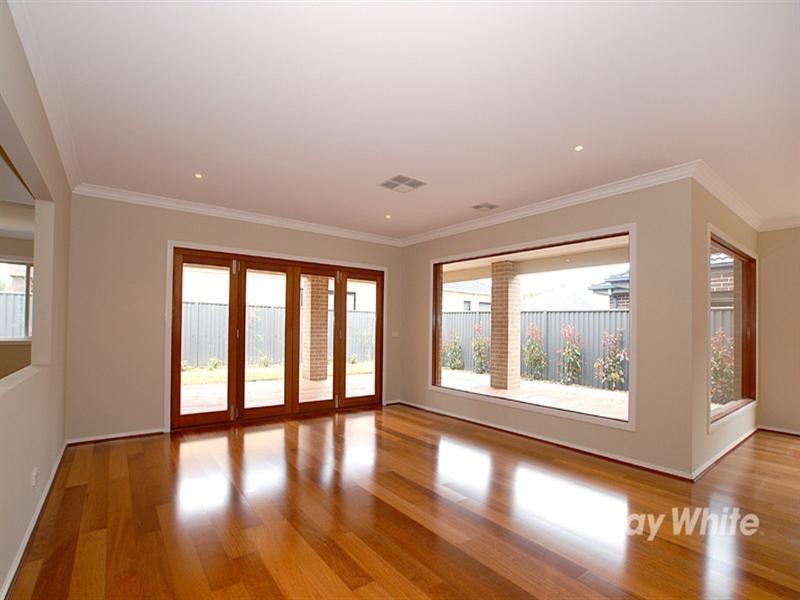 64 Hidden Grove Boulevard, Keysborough VIC 3173