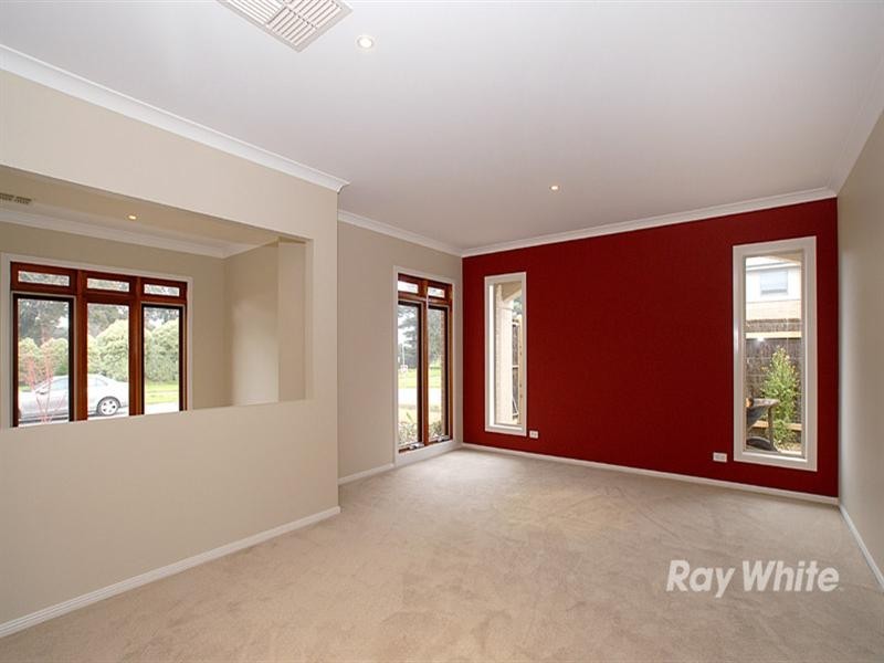 64 Hidden Grove Boulevard, Keysborough VIC 3173