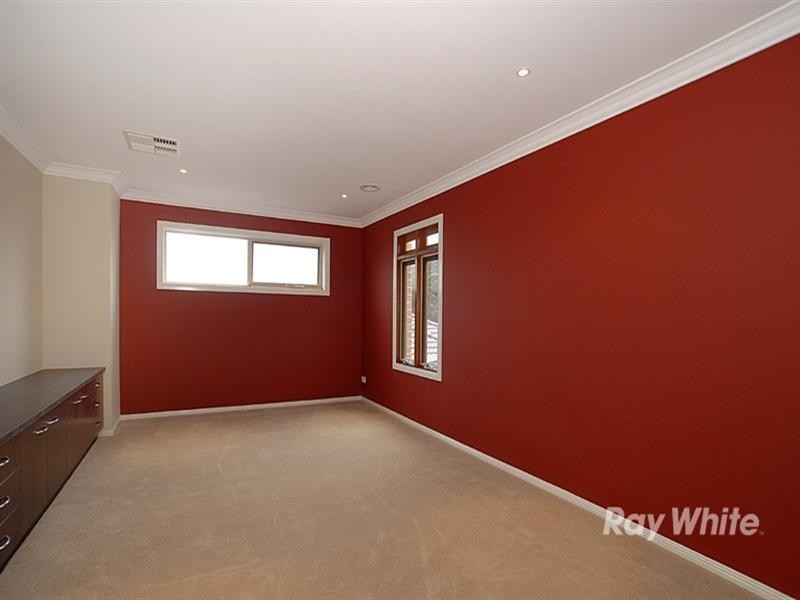 64 Hidden Grove Boulevard, Keysborough VIC 3173