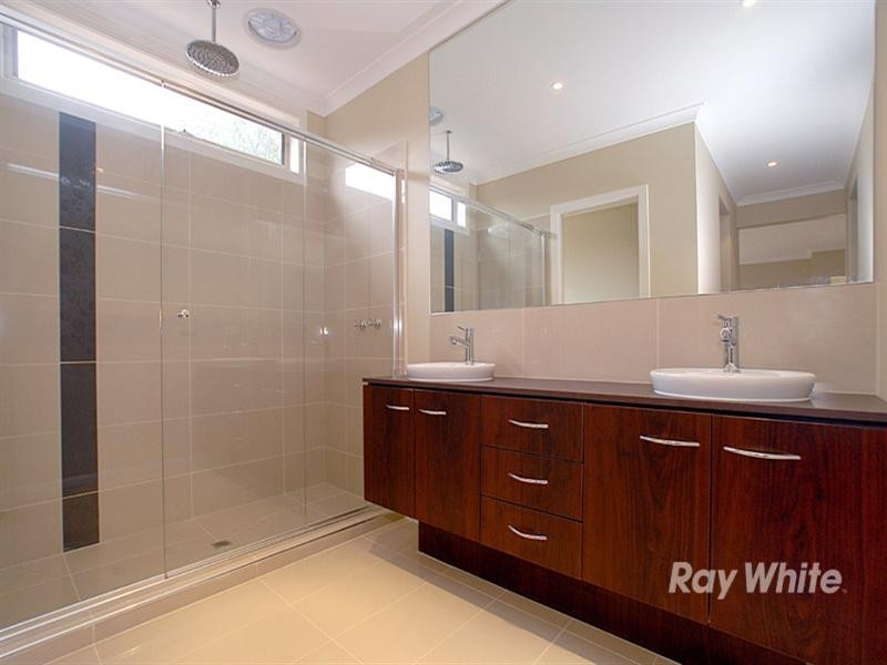 64 Hidden Grove Boulevard, Keysborough VIC 3173