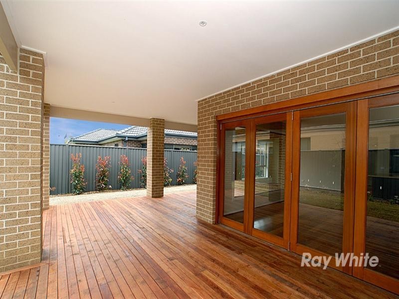 64 Hidden Grove Boulevard, Keysborough VIC 3173