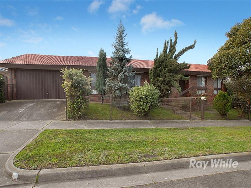 32 Lawrence Crescent, Noble Park VIC 3174