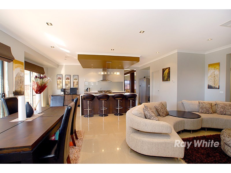 6 Golden Ash Close, Lyndhurst VIC 3975