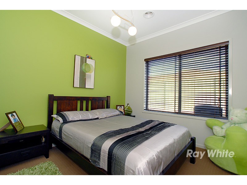6 Golden Ash Close, Lyndhurst VIC 3975