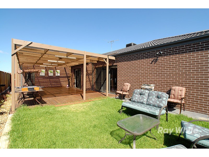 6 Golden Ash Close, Lyndhurst VIC 3975