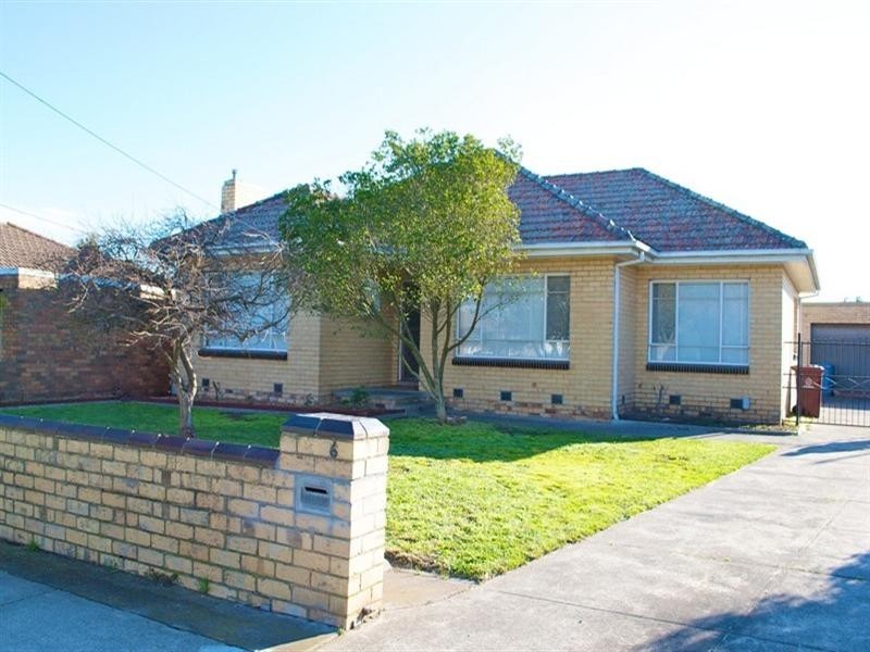 6 View Road, Springvale VIC 3171