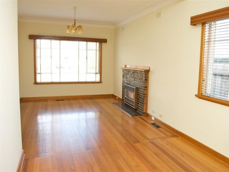 6 View Road, Springvale VIC 3171