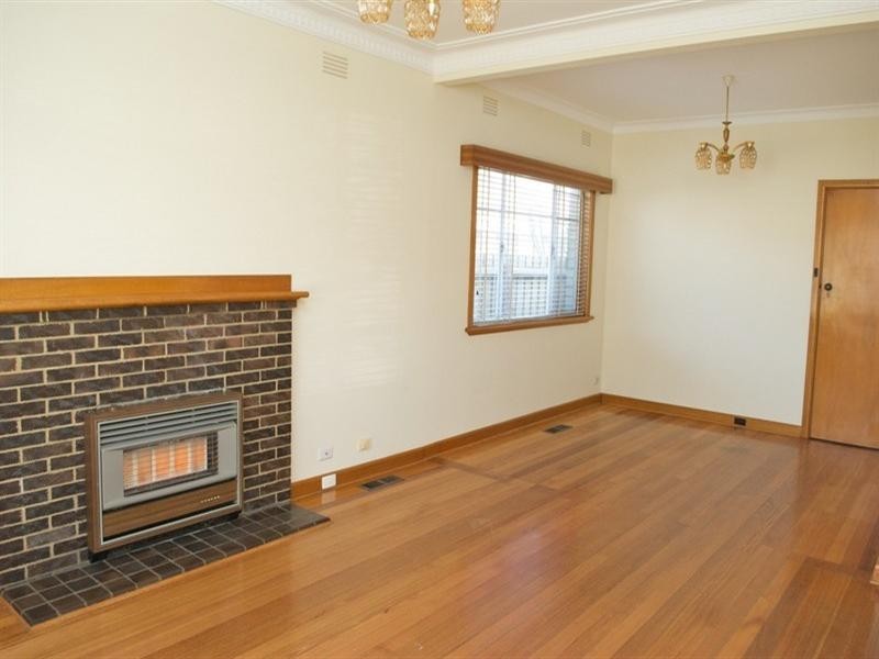 6 View Road, Springvale VIC 3171