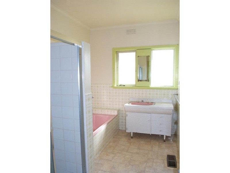 6 View Road, Springvale VIC 3171