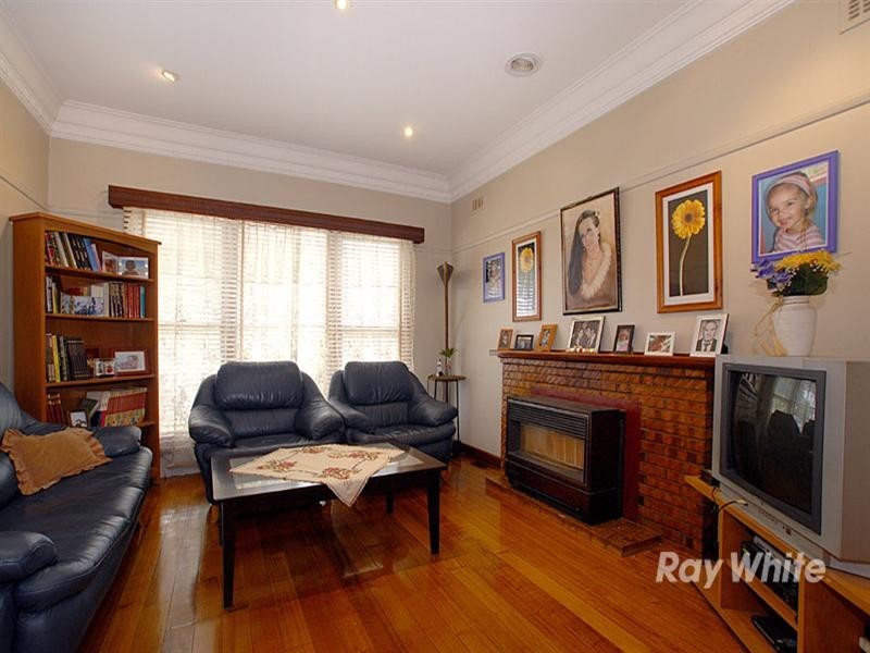 8 Bloomfield Road, Noble Park VIC 3174