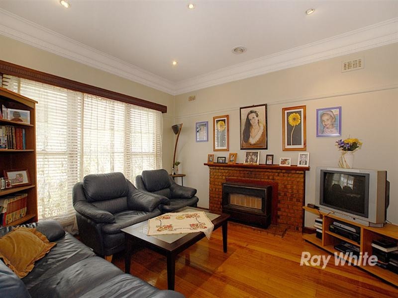 8 Bloomfield Road, Noble Park VIC 3174