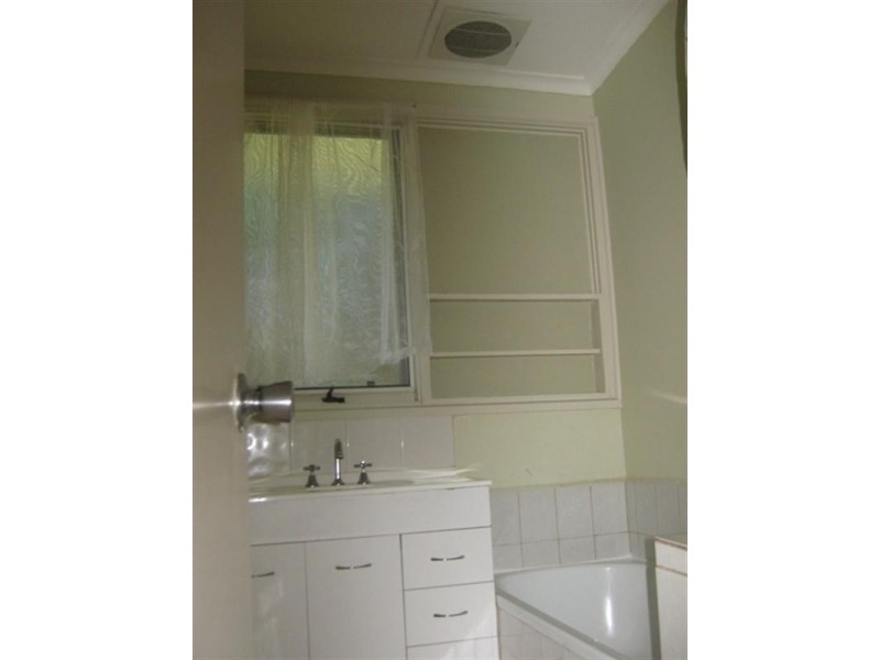 8 Bracknell Street, Keysborough VIC 3173