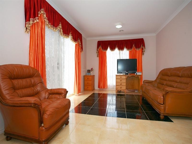 13 Jefferson Avenue, Cranbourne North VIC 3977