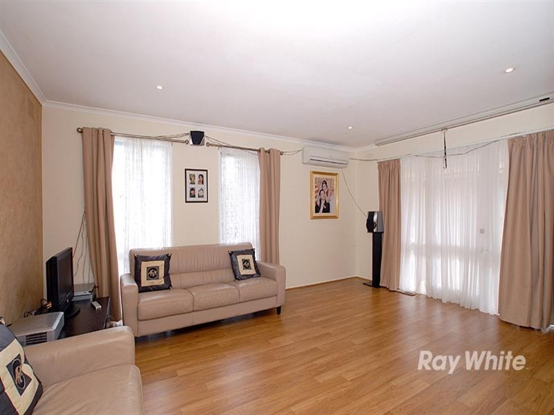 13 Springvalley Crescent, Keysborough VIC 3173