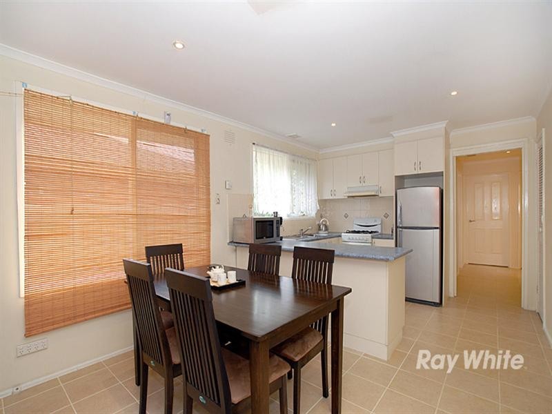 13 Springvalley Crescent, Keysborough VIC 3173