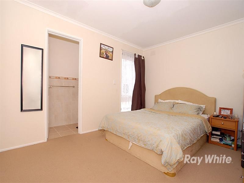 13 Springvalley Crescent, Keysborough VIC 3173