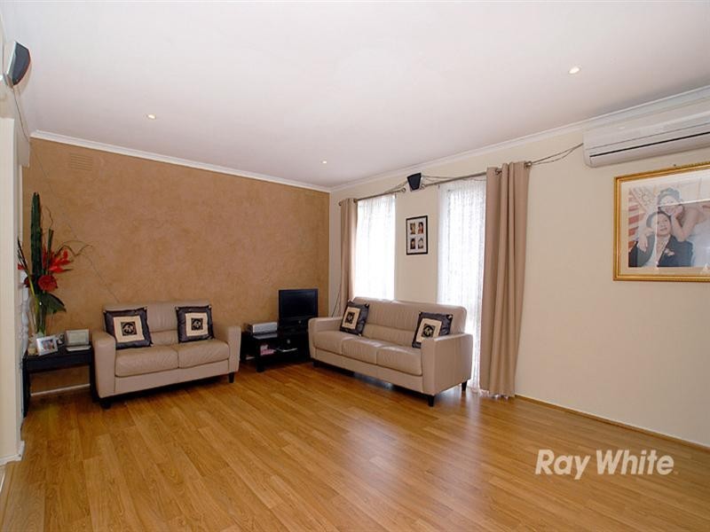 13 Springvalley Crescent, Keysborough VIC 3173