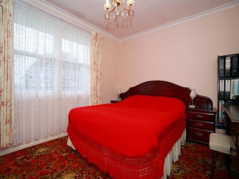 123 Noble Street, Noble Park VIC 3174