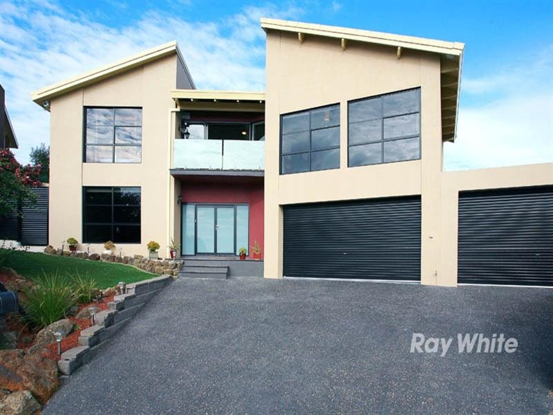 13 Gray Close, Endeavour Hills VIC 3802
