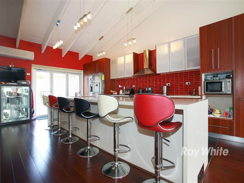 13 Gray Close, Endeavour Hills VIC 3802