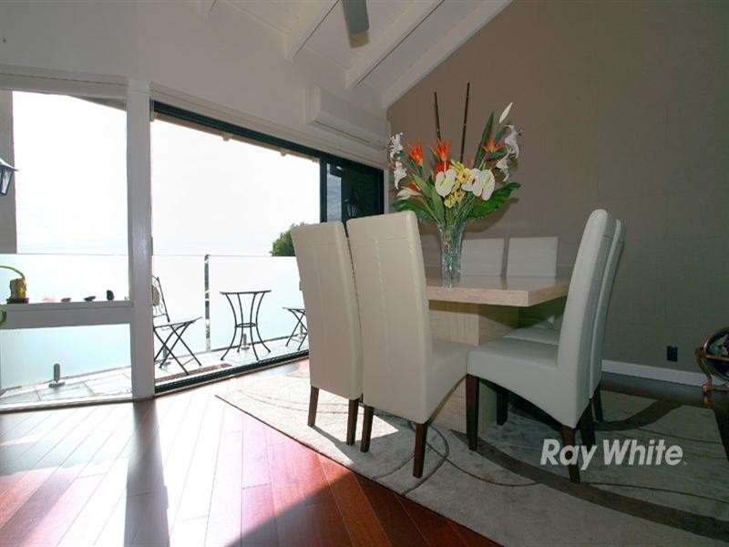 13 Gray Close, Endeavour Hills VIC 3802