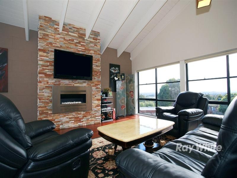 13 Gray Close, Endeavour Hills VIC 3802