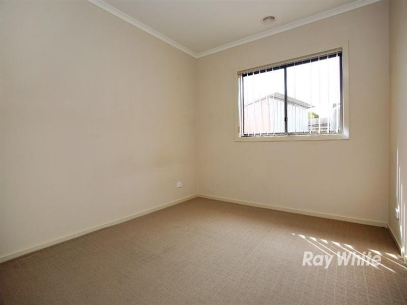 2/23 Hughes Crescent, Dandenong North VIC 3175