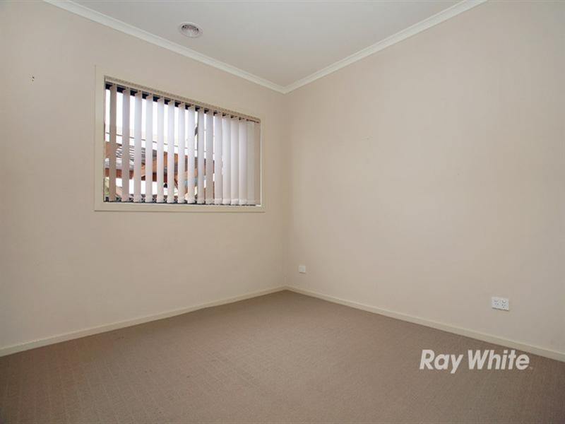 2/23 Hughes Crescent, Dandenong North VIC 3175