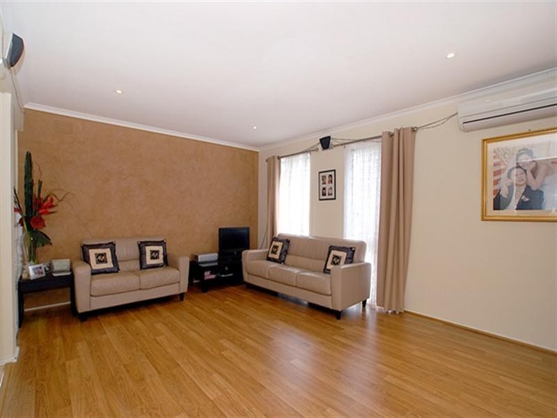 13 Springvalley Crescent, Keysborough VIC 3173