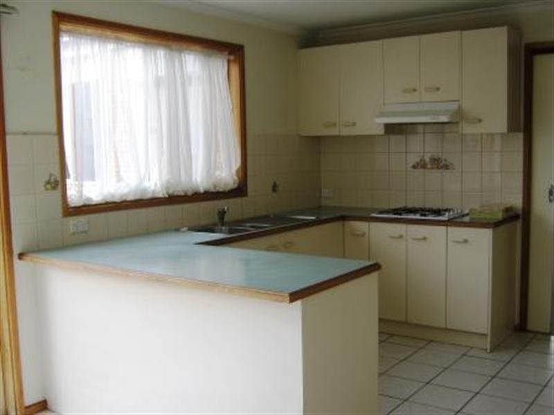 26 Lesley Grove, Noble Park VIC 3174