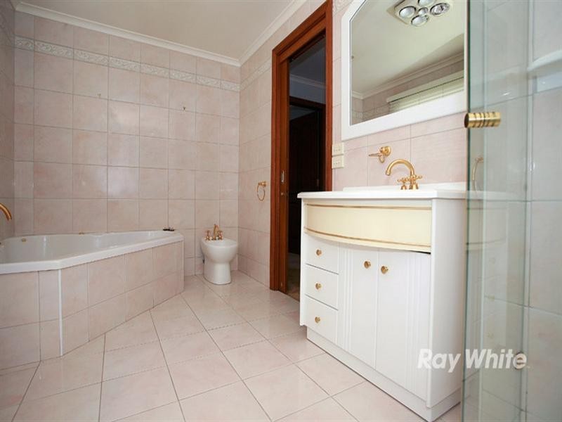 9 Victoria Avenue, Springvale VIC 3171