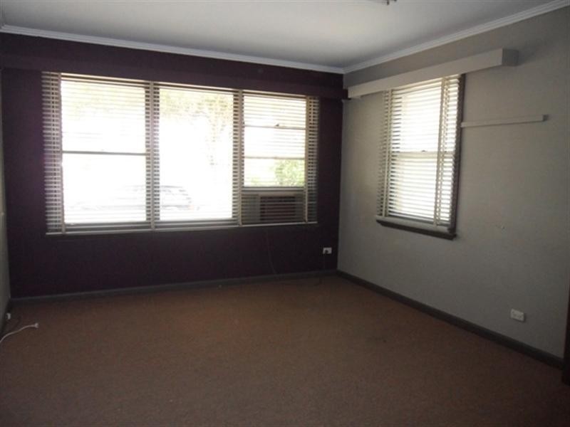 27 Princes Highway, Dandenong VIC 3175