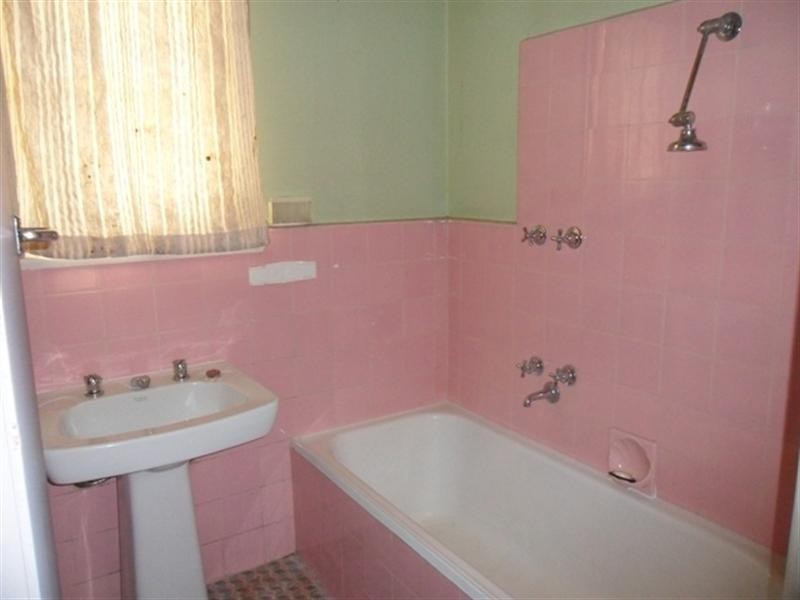 27 Princes Highway, Dandenong VIC 3175