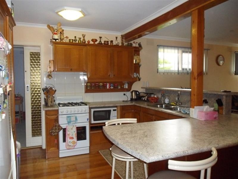 13 Ennismore Drive, Keysborough VIC 3173