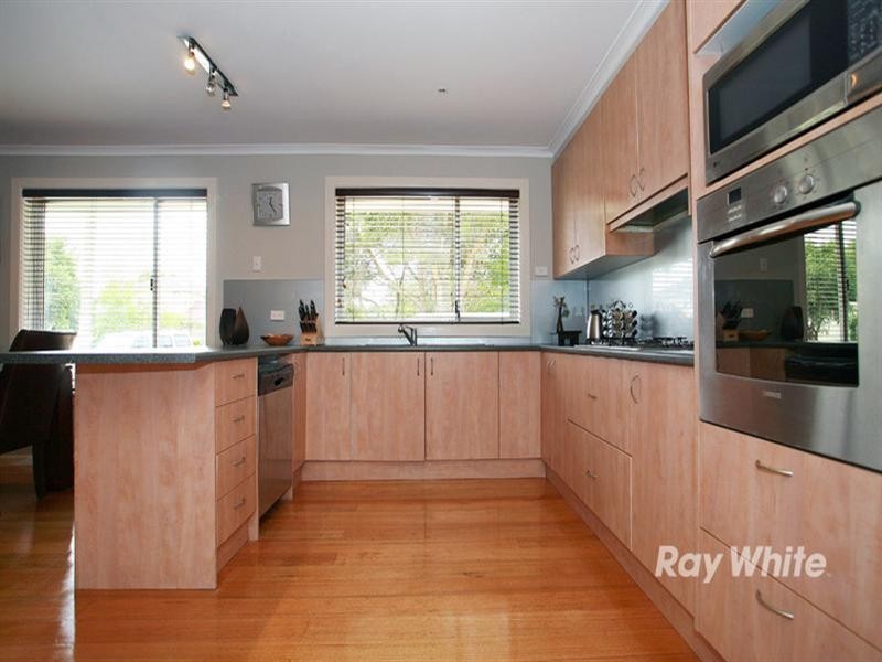 3 Maple Court, Cheltenham VIC 3192