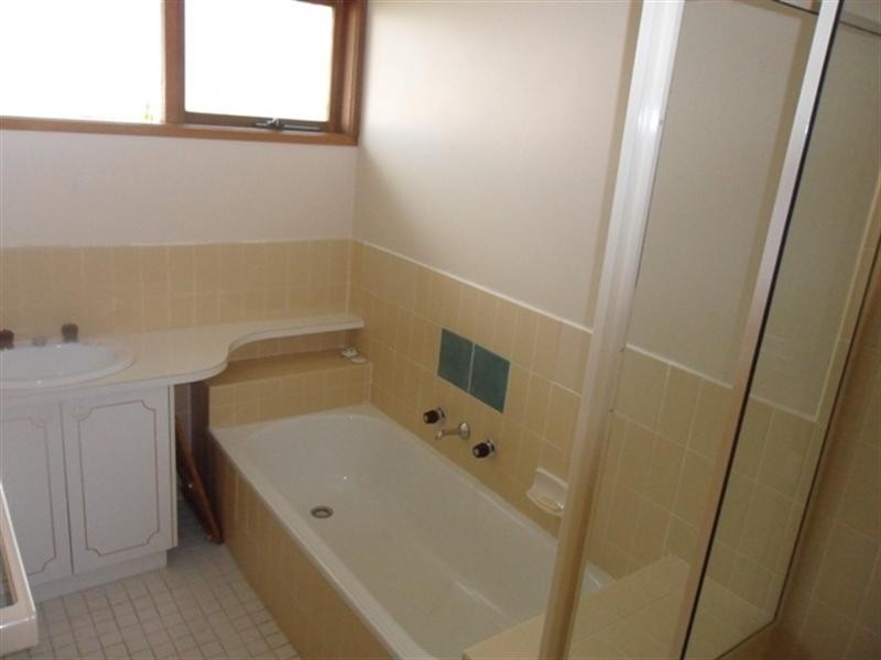 23/99a Athol Road, Springvale South VIC 3172