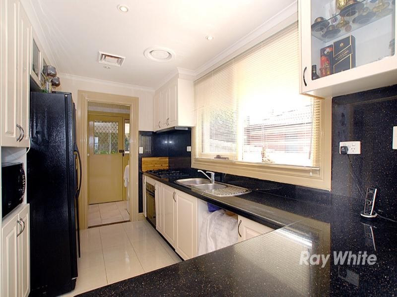 99 Matthew Flinders Avenue, Endeavour Hills VIC 3802