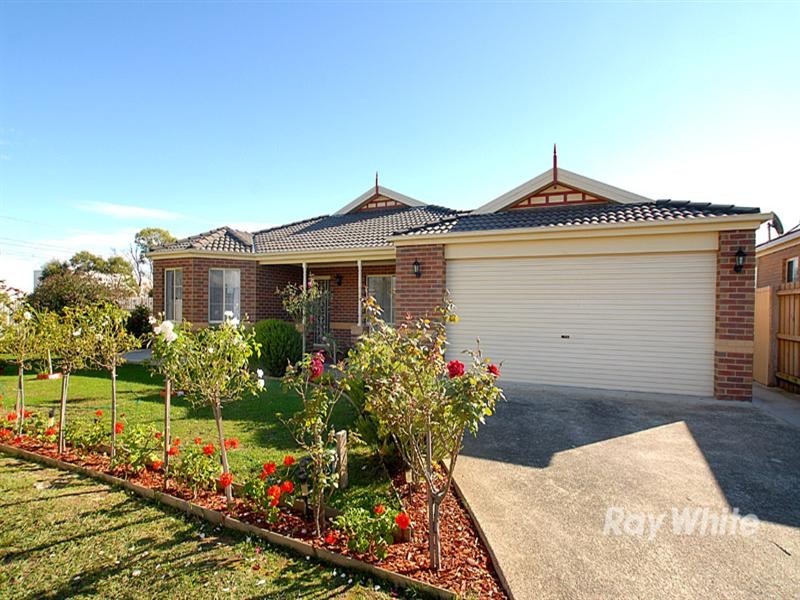 9 Beech Place, Hallam VIC 3803
