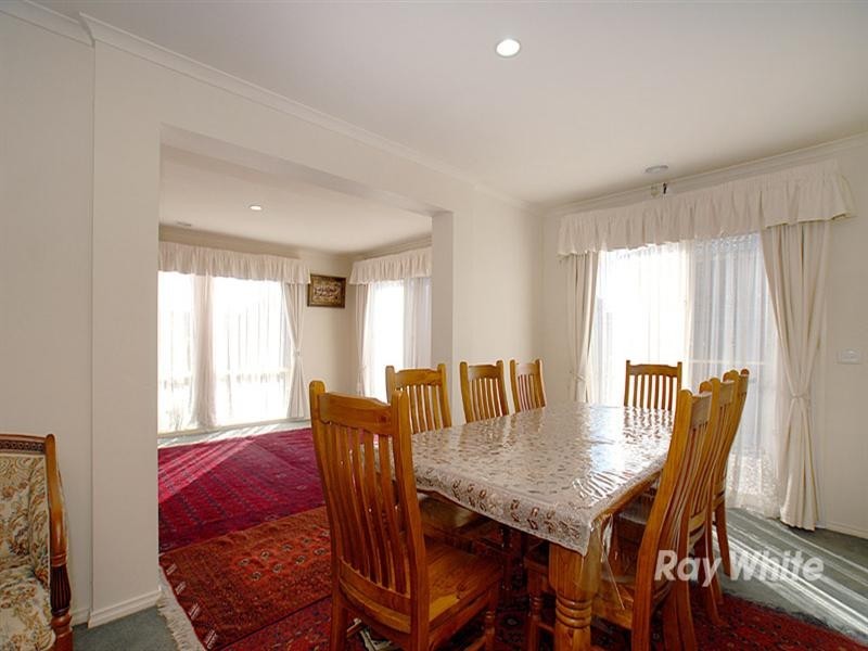 9 Beech Place, Hallam VIC 3803
